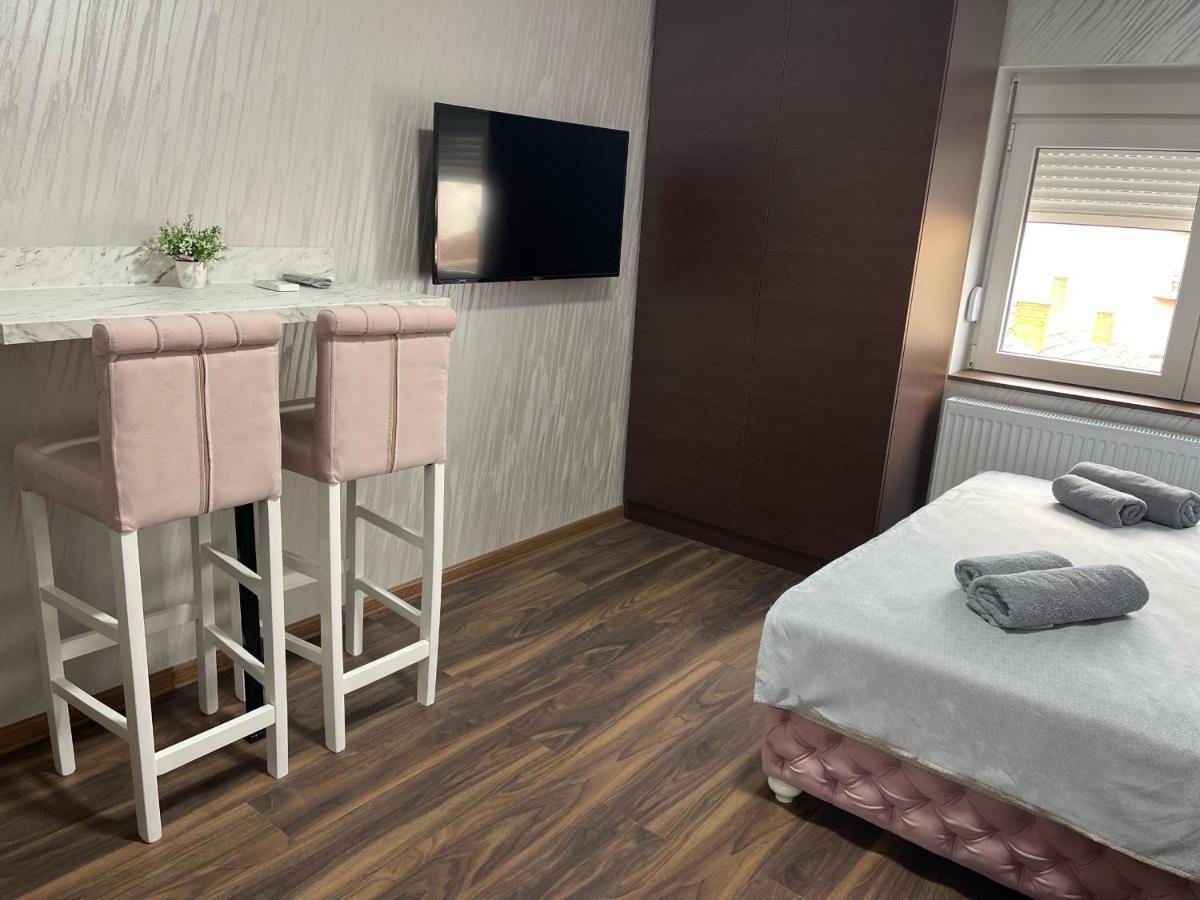 Pink House Apartments Jagodina Exterior foto